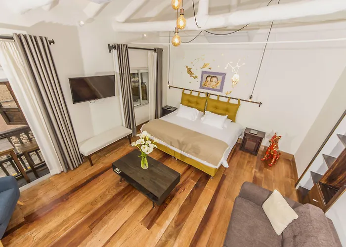 Hotel X.o Art House 4*